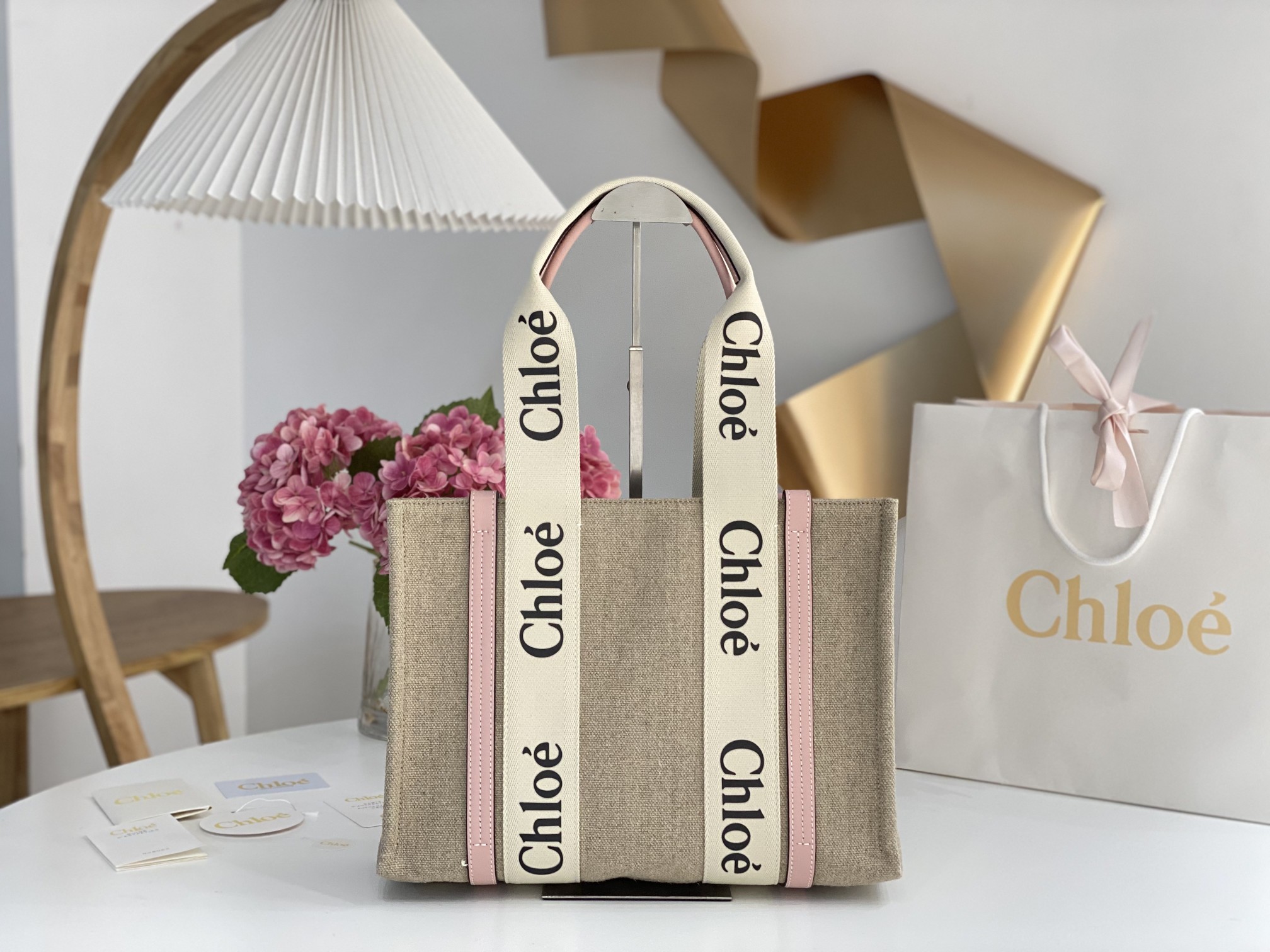 Chloe Medium Woody Tote Bag In Linen